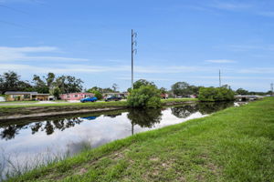 Frontyard View3