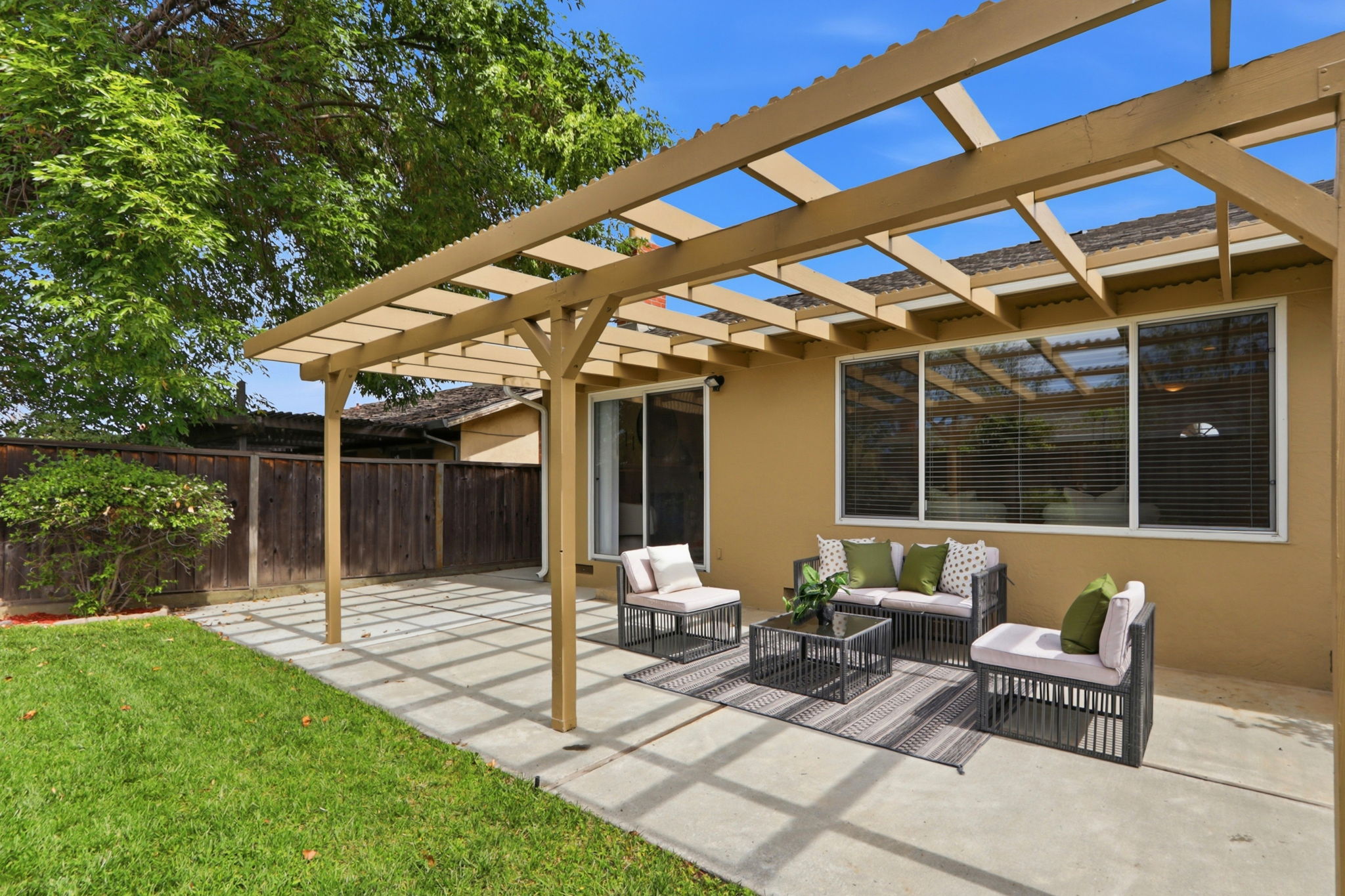 042_F8_1557 Murre Ln