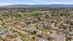 018_F8_AERIAL_1557 Murre Ln