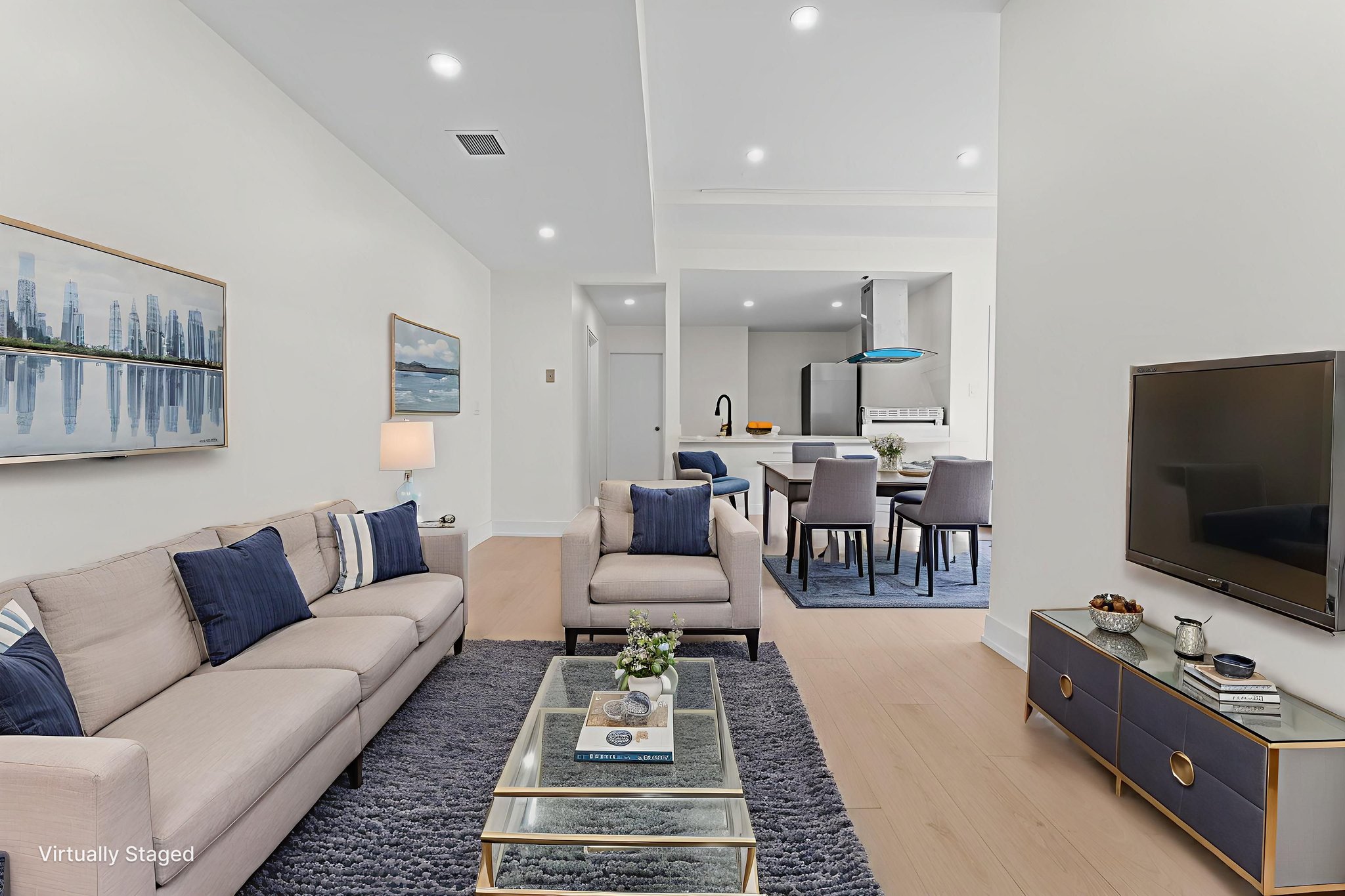 DSC07980 virtually staged.jpeg