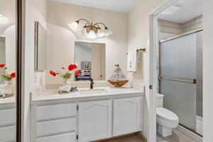 Full Bath 2