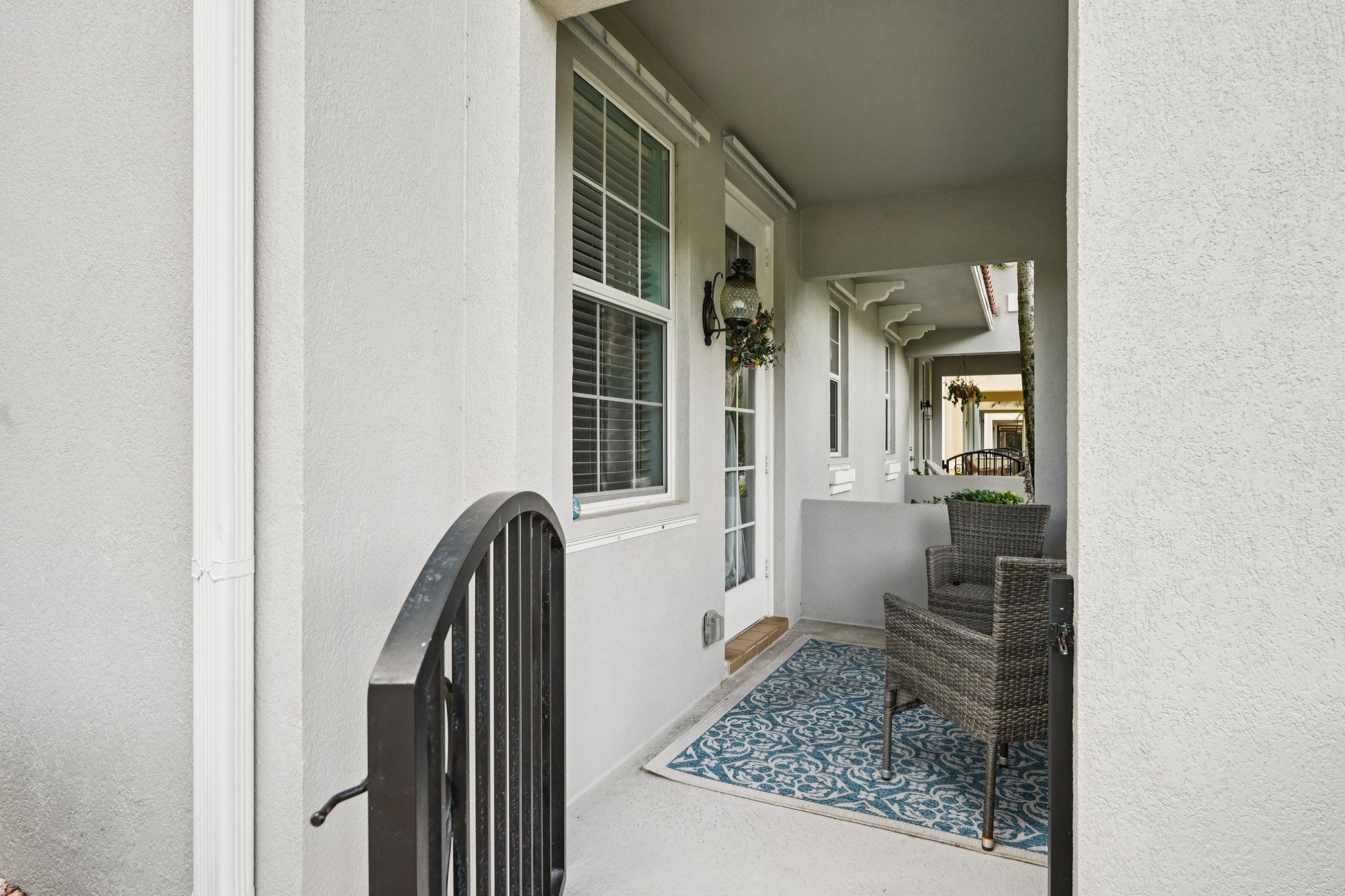 Latitude Dr-S1504-006.jpg