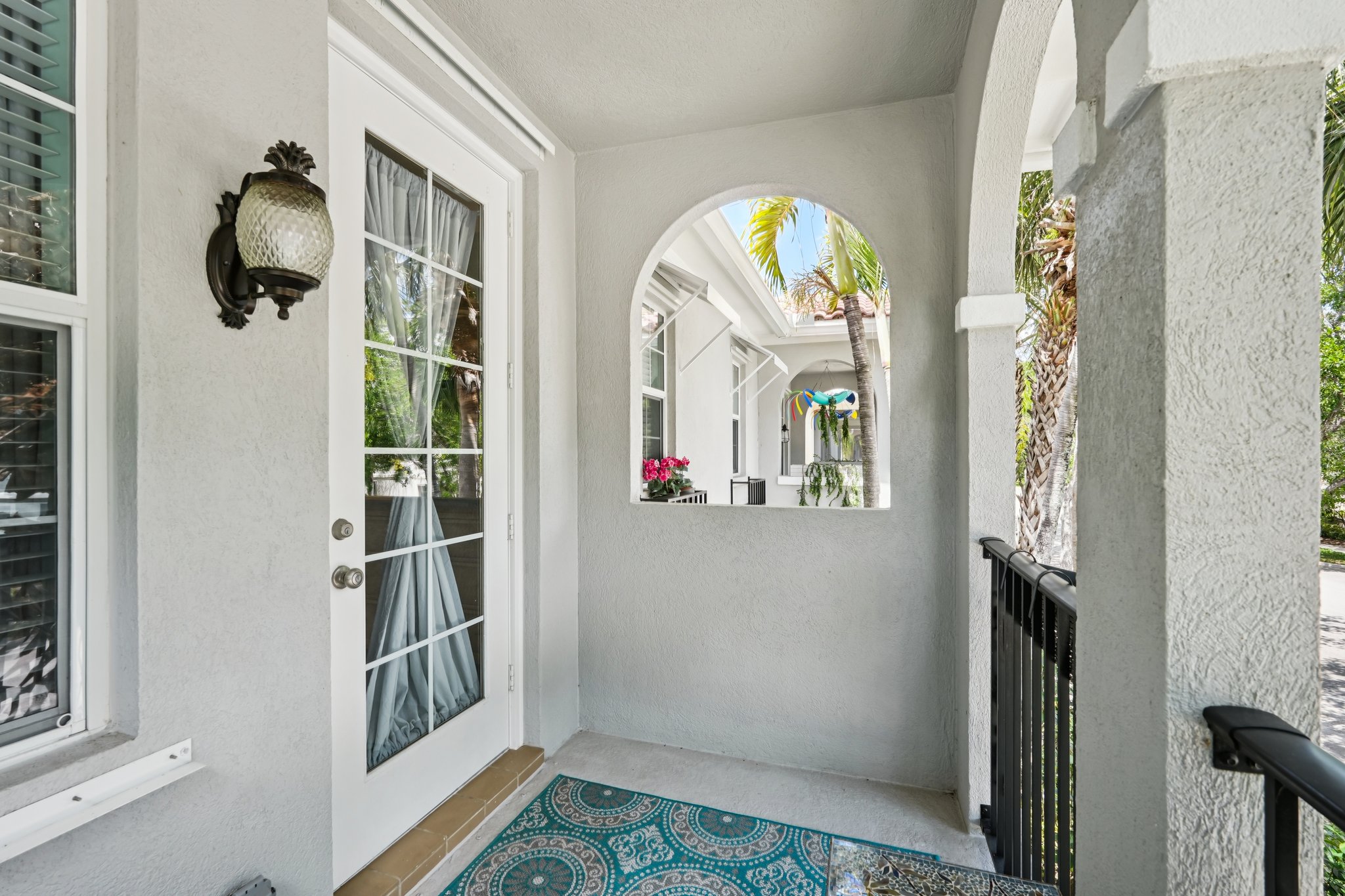 Latitude Dr-S1504-007.jpg