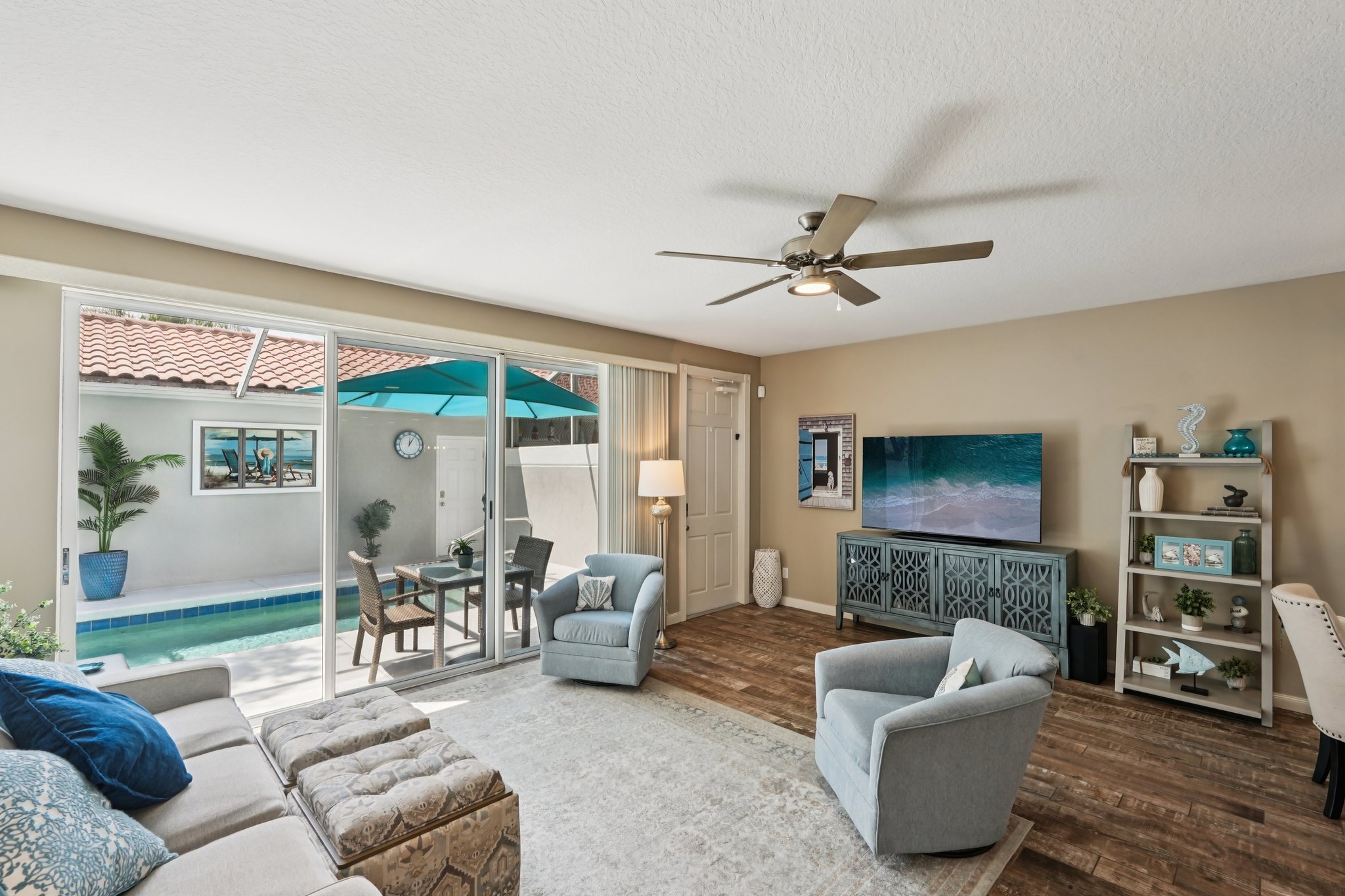 Latitude Dr-S1504-008.jpg