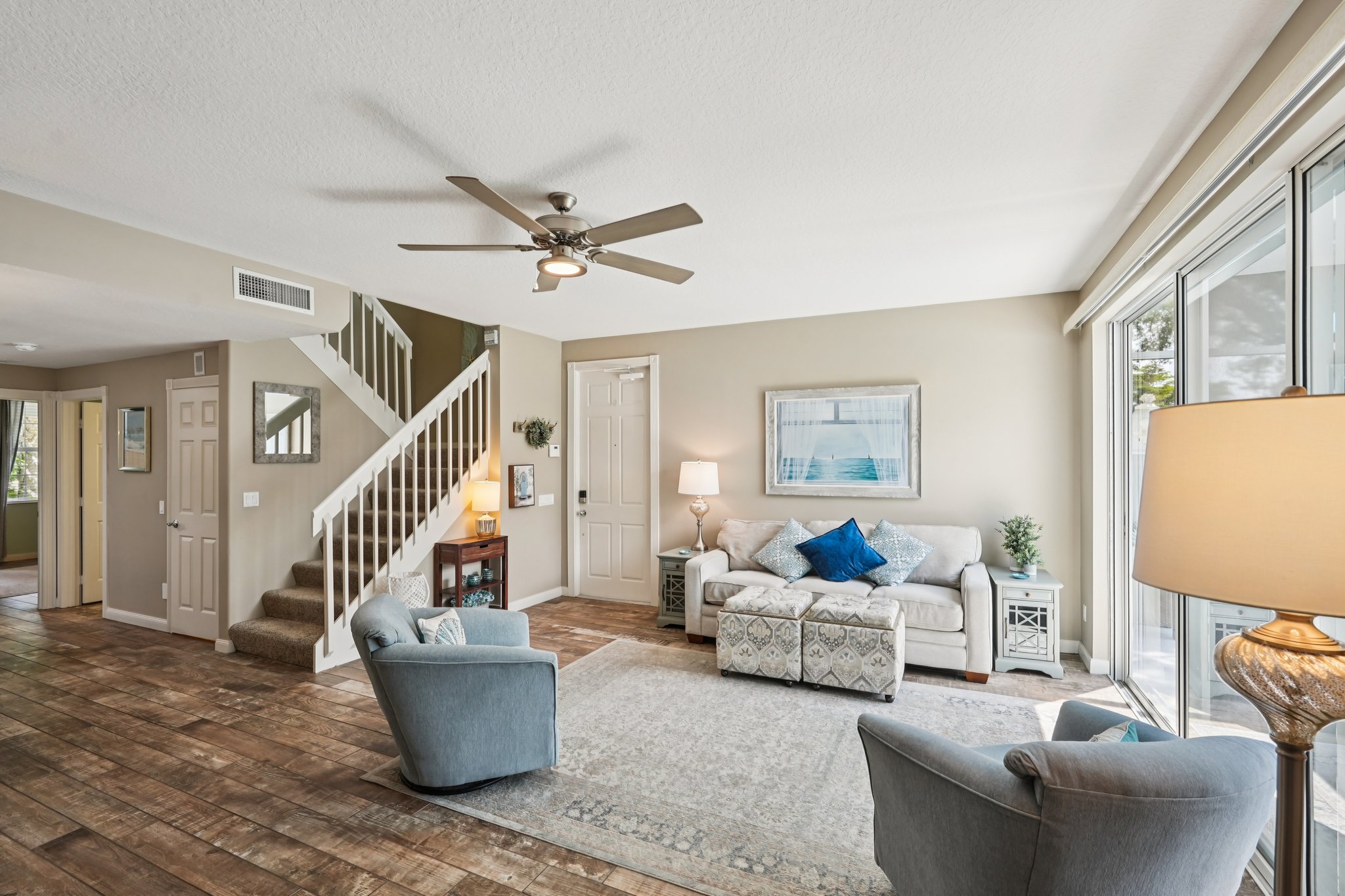 Latitude Dr-S1504-010.jpg