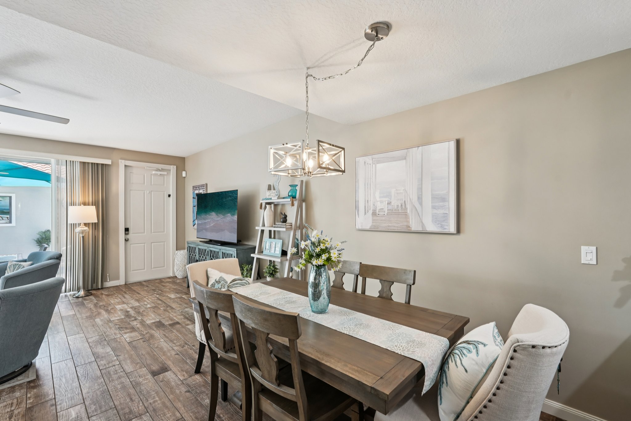 Latitude Dr-S1504-011.jpg