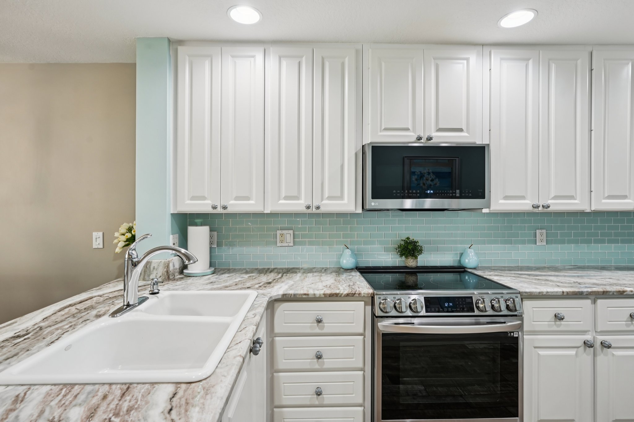 Latitude Dr-S1504-014.jpg