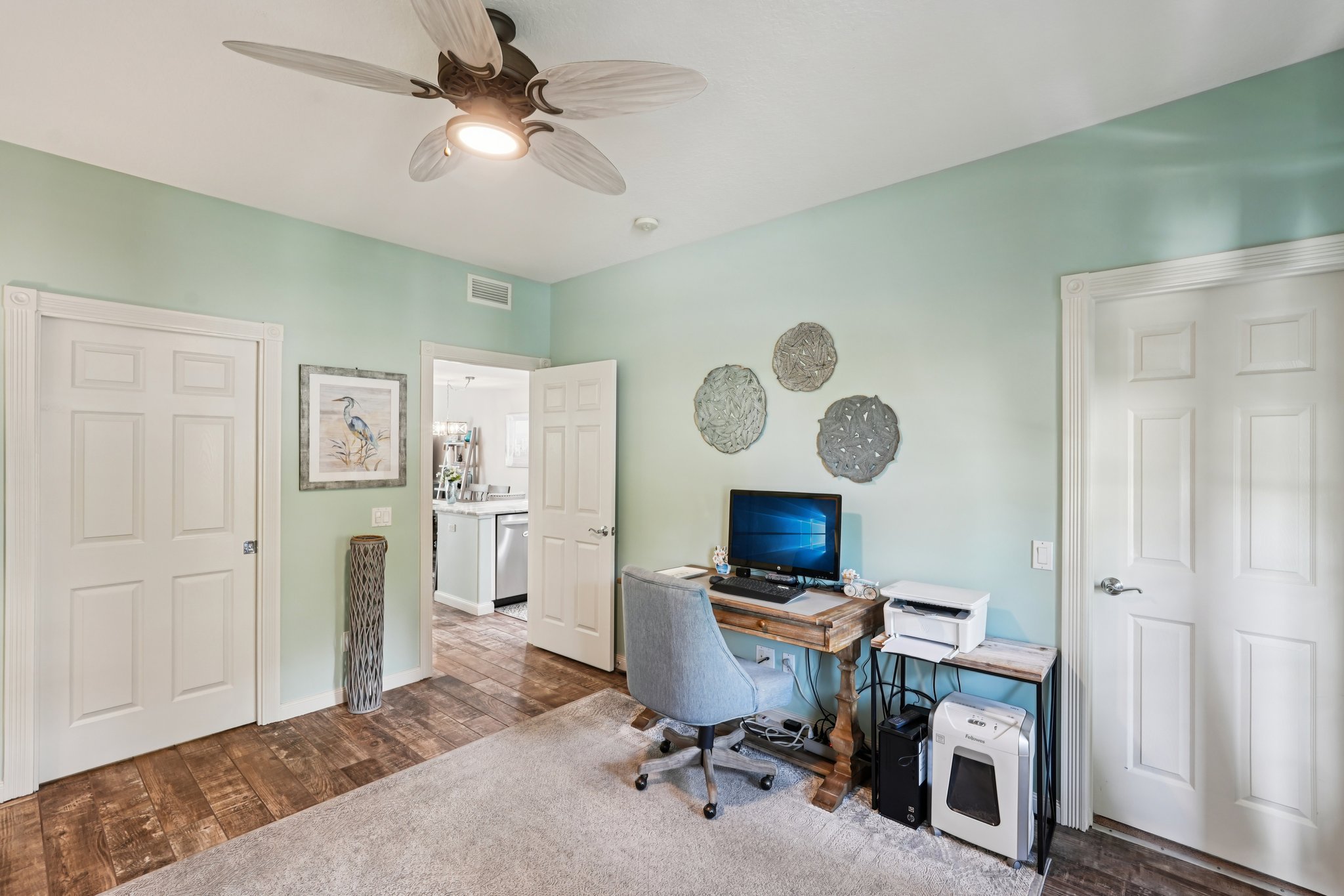 Latitude Dr-S1504-018.jpg