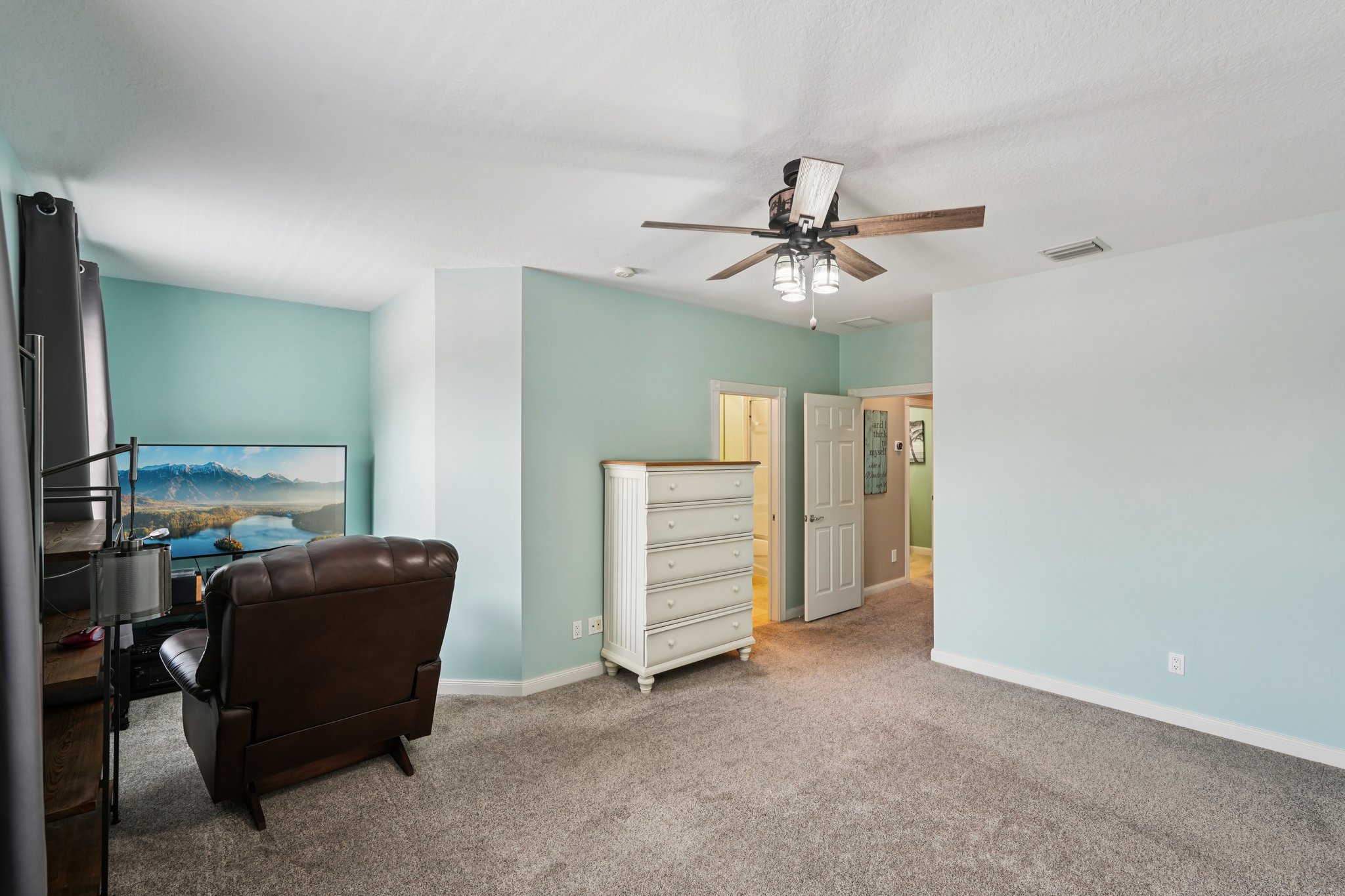 Latitude Dr-S1504-021.jpg