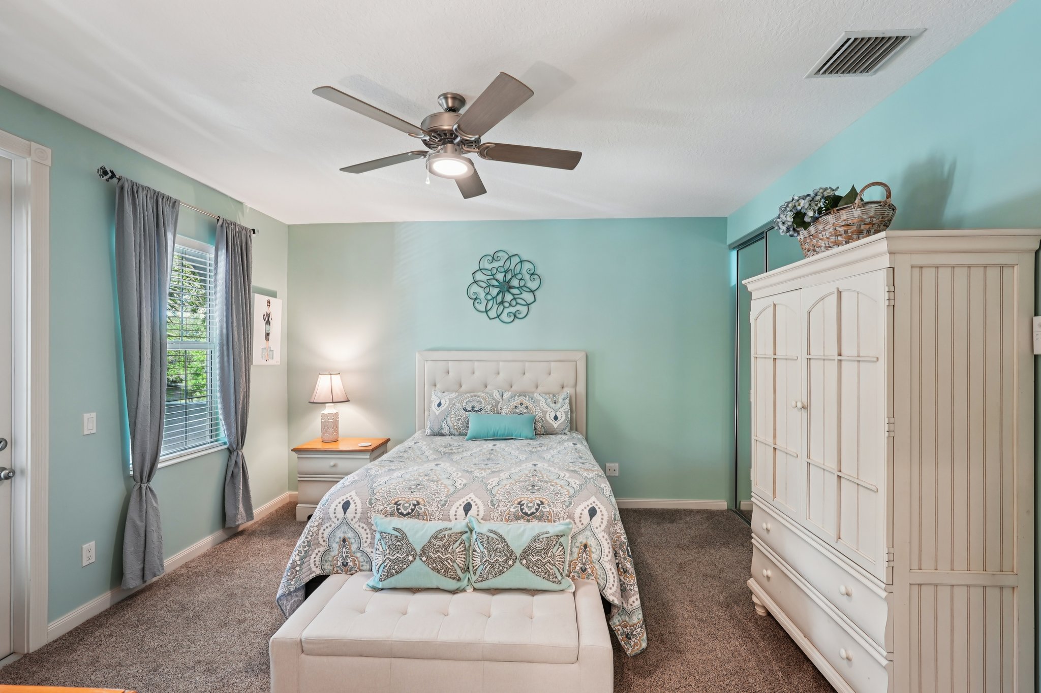 Latitude Dr-S1504-027.jpg