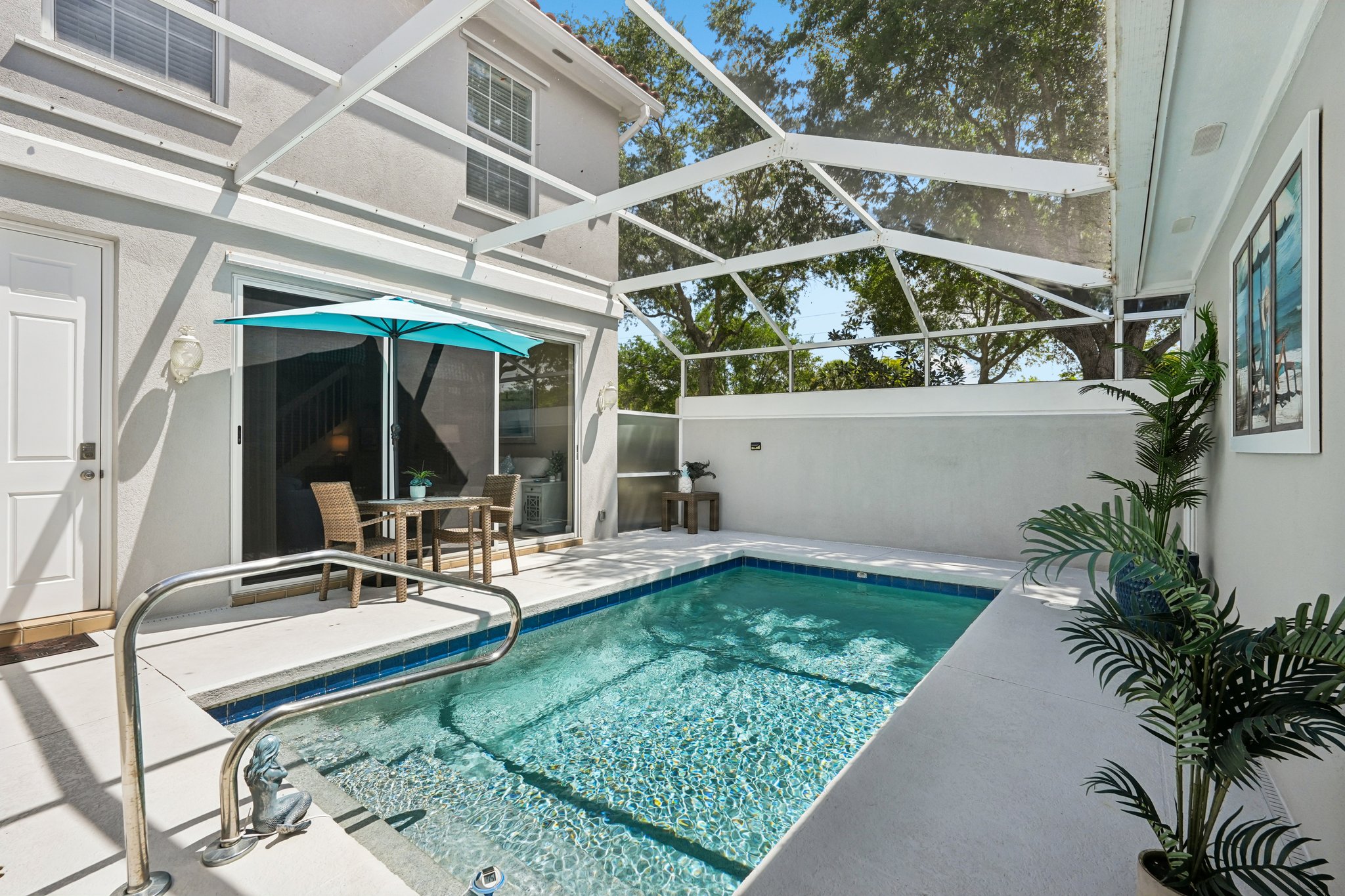 Latitude Dr-S1504-033.jpg