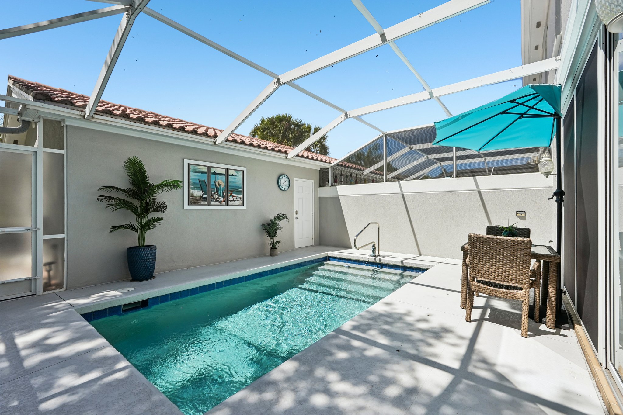 Latitude Dr-S1504-034.jpg