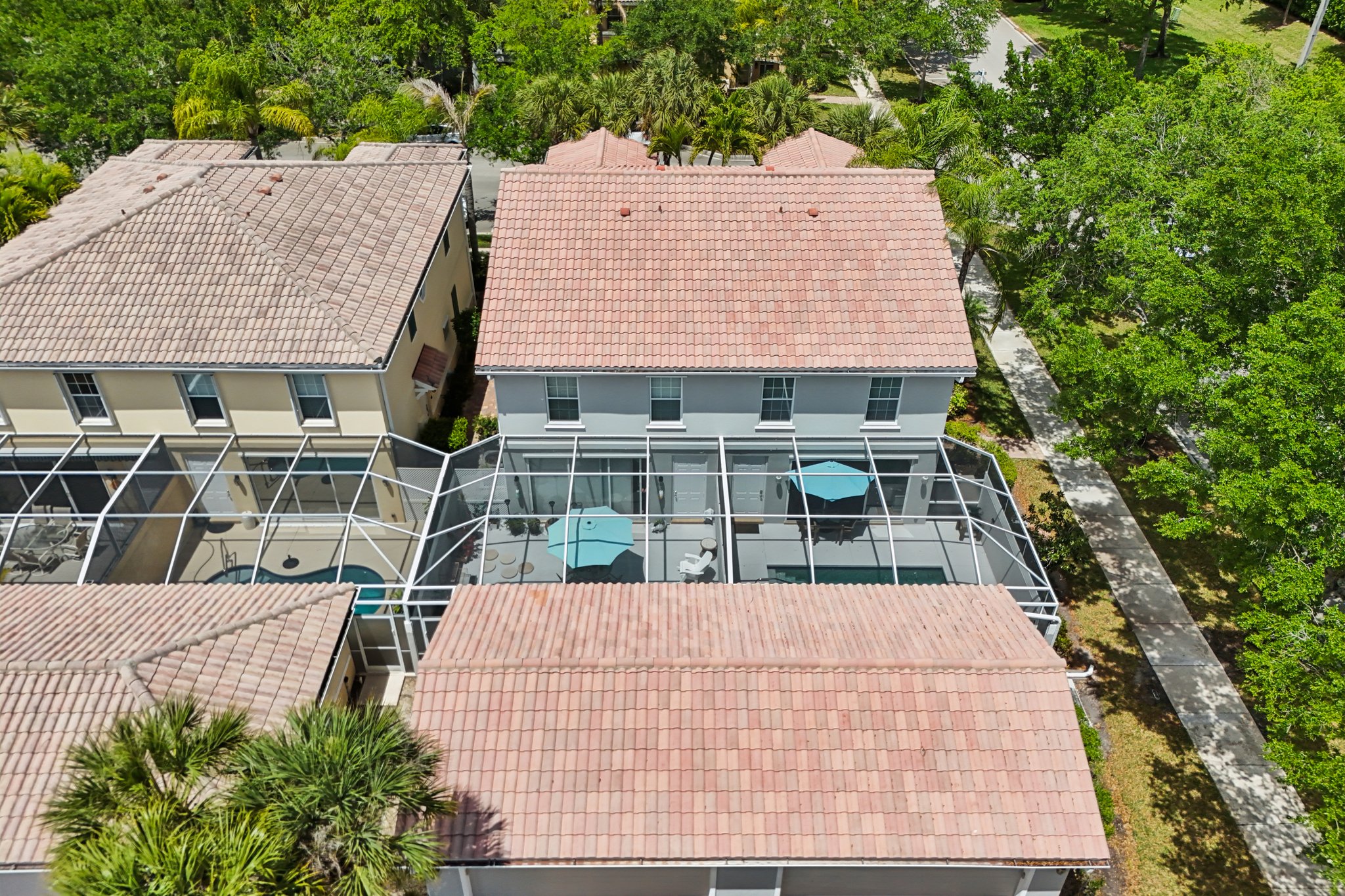 Latitude Dr-S1504-044.jpg