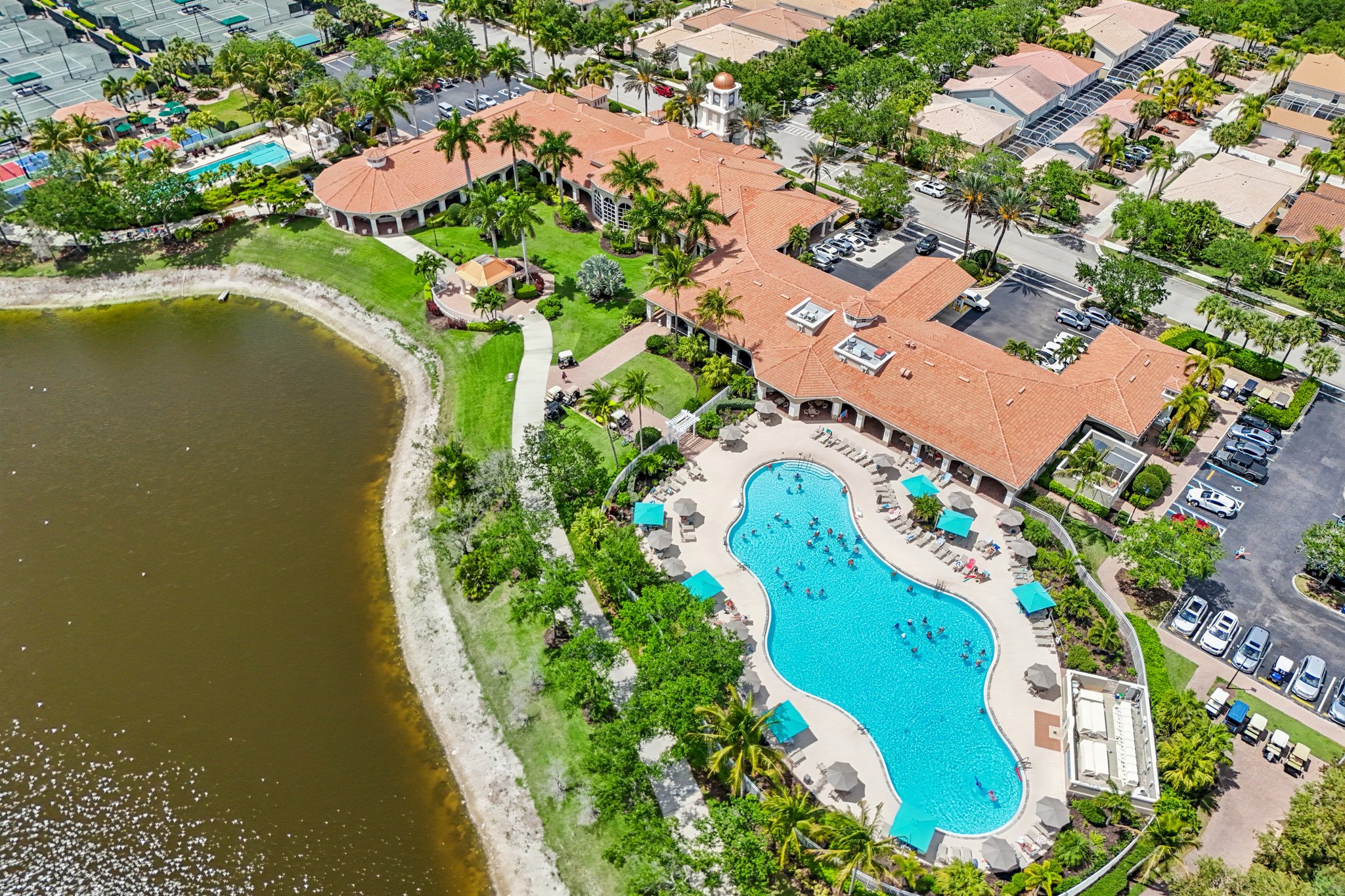 Latitude Dr-1504-908.jpg