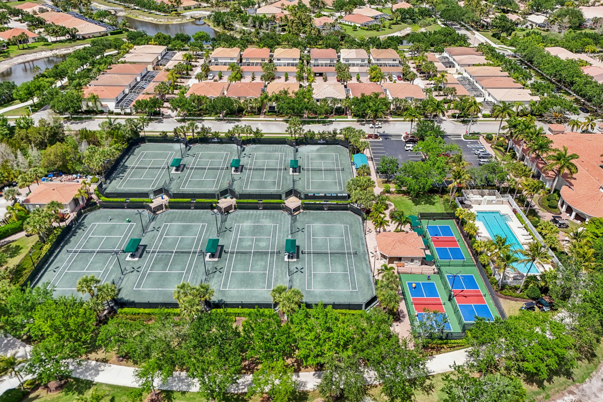 Latitude Dr-1504-910.jpg