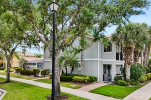 Latitude Dr-S1504-038.jpg