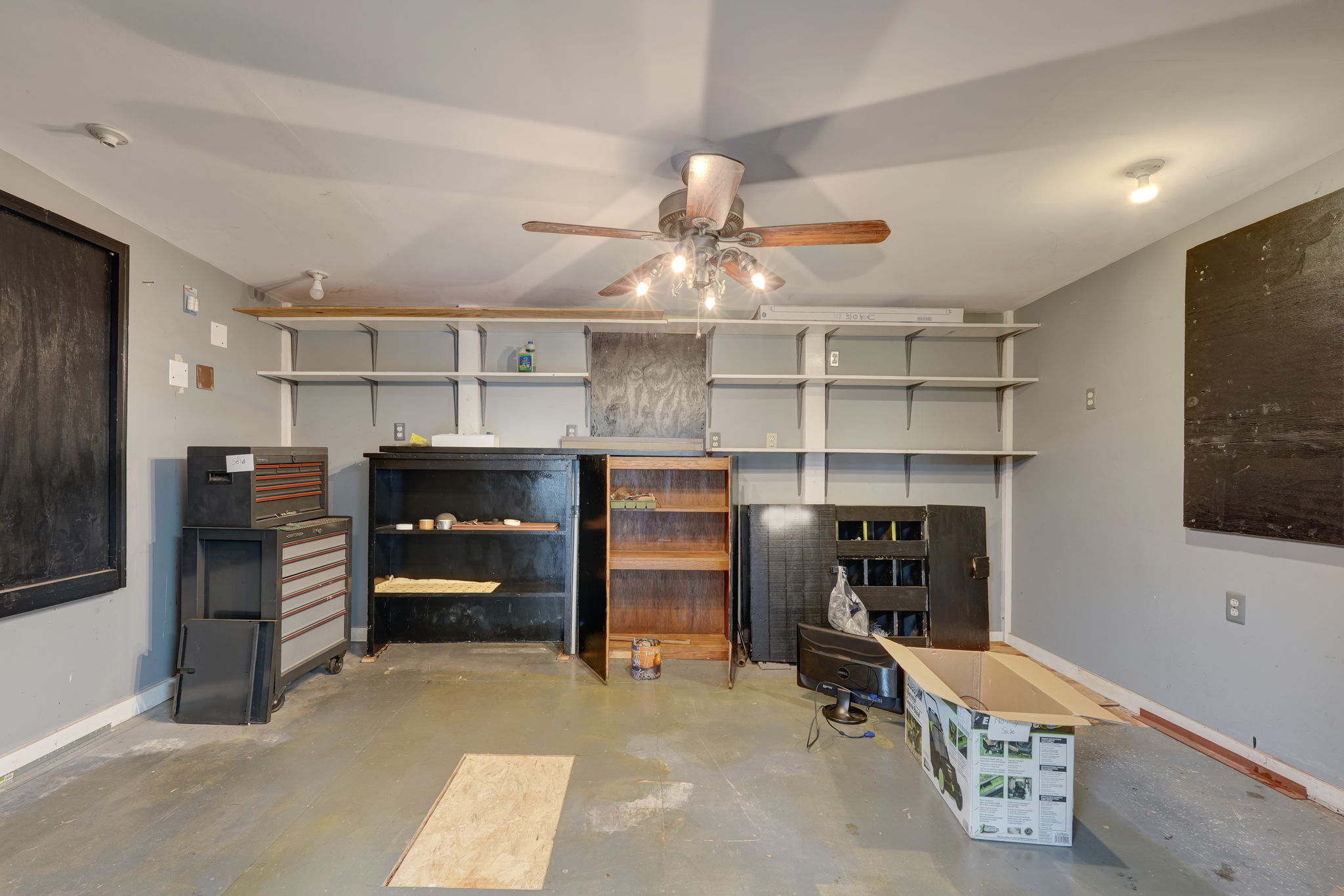 Detached Garage