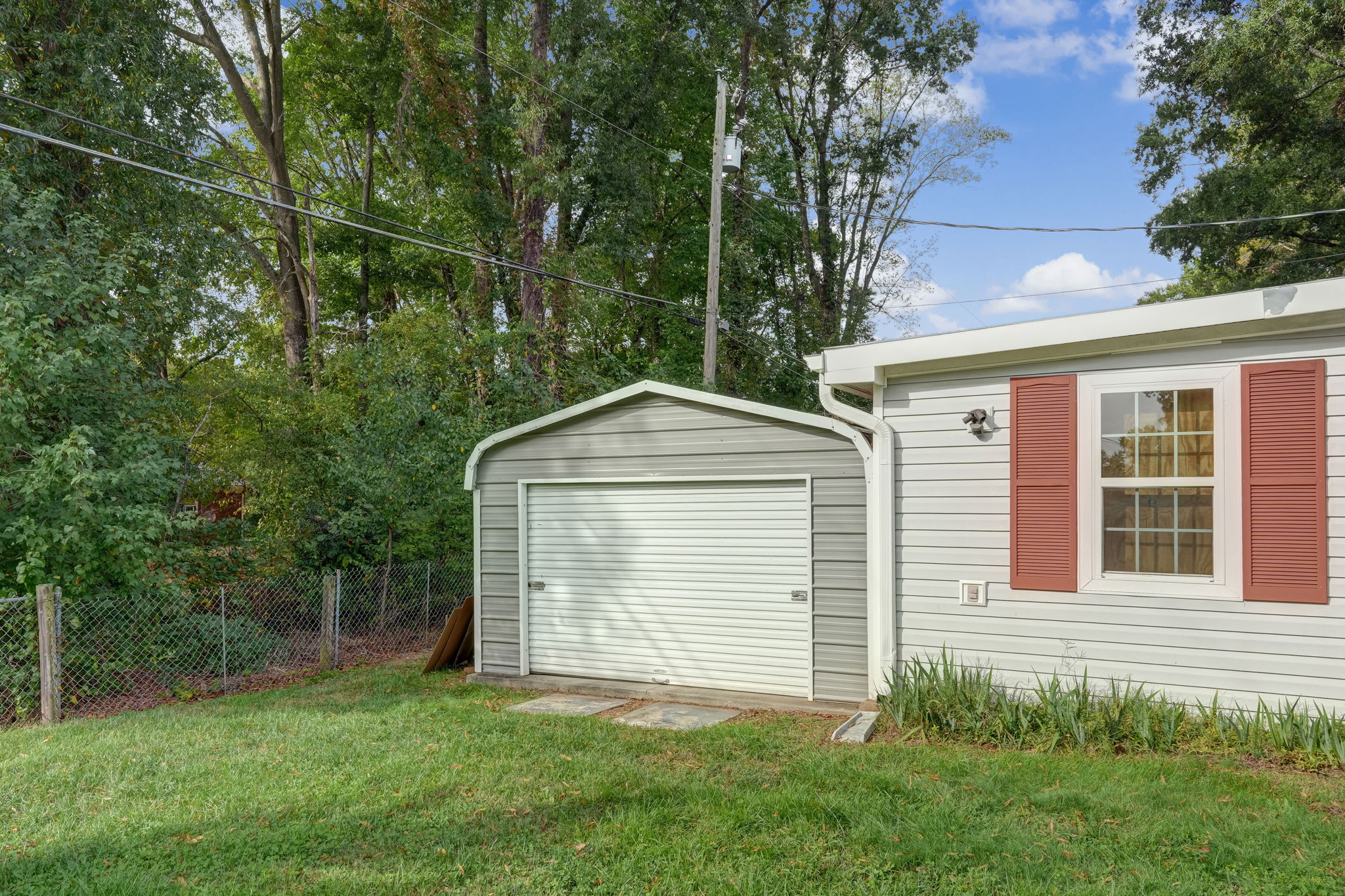 Detached Garage 2