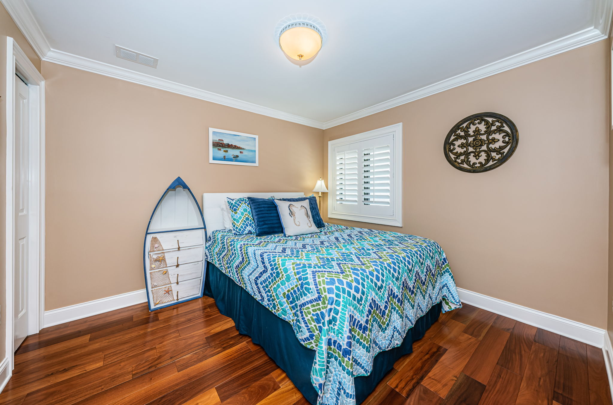 Main Level Guest Bedroom1a