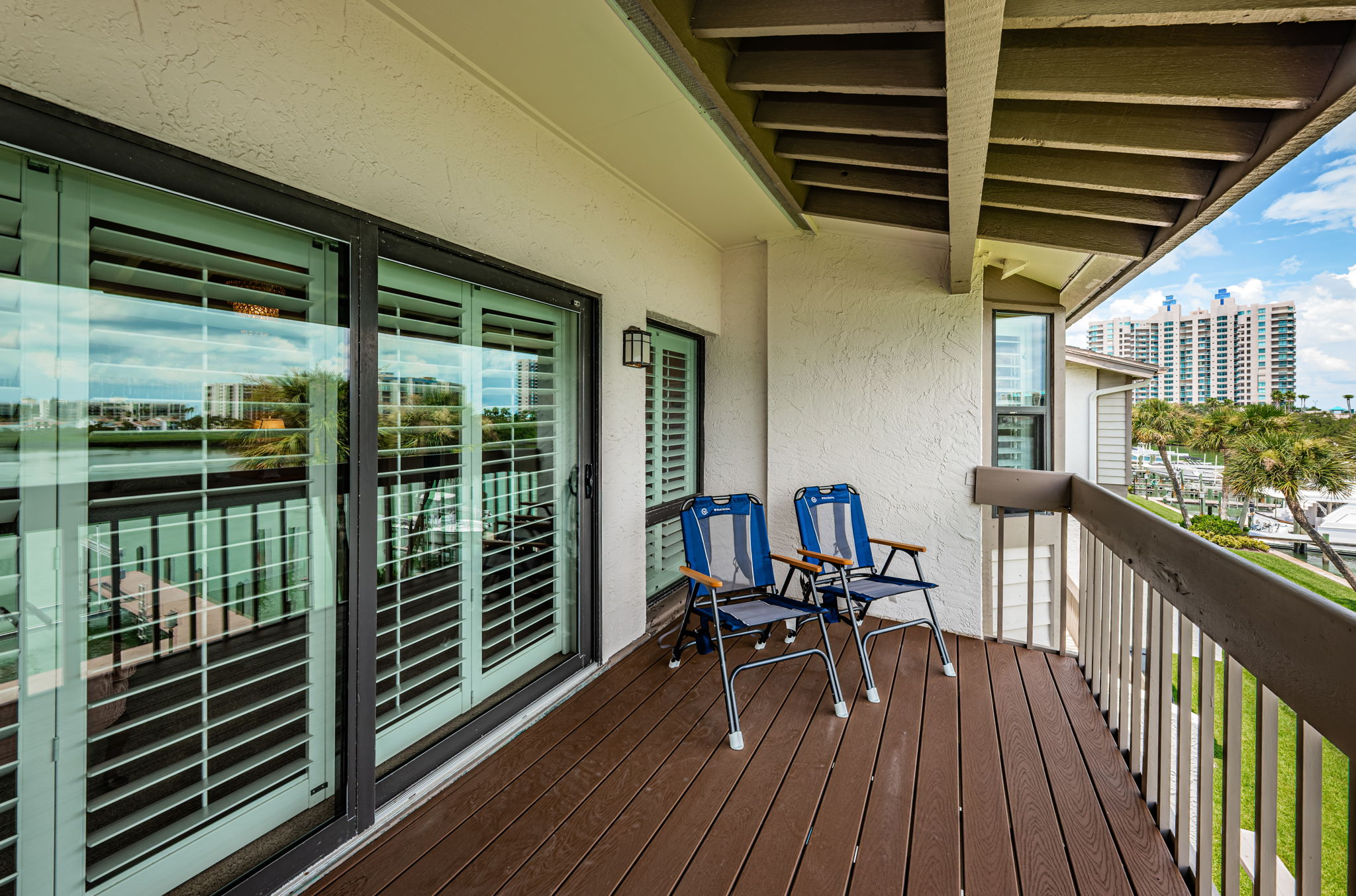 Upper Level Master Bedroom Balcony3
