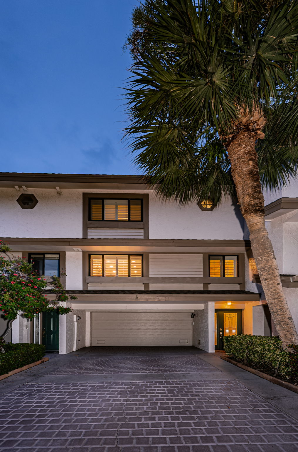 Front Exterior12