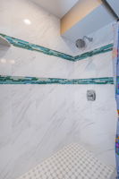 Main Level Guest Bathroom1b