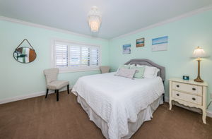 Upper Level Bedroom2a