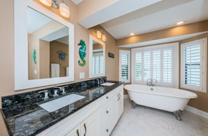 Upper Level Master Bathroom1a