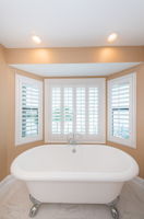 Upper Level Master Bathroom1b