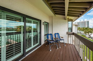 Upper Level Master Bedroom Balcony3