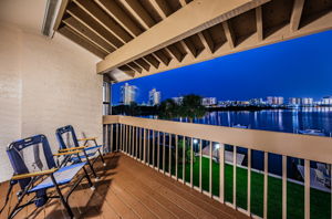 Upper Level Master Balcony20