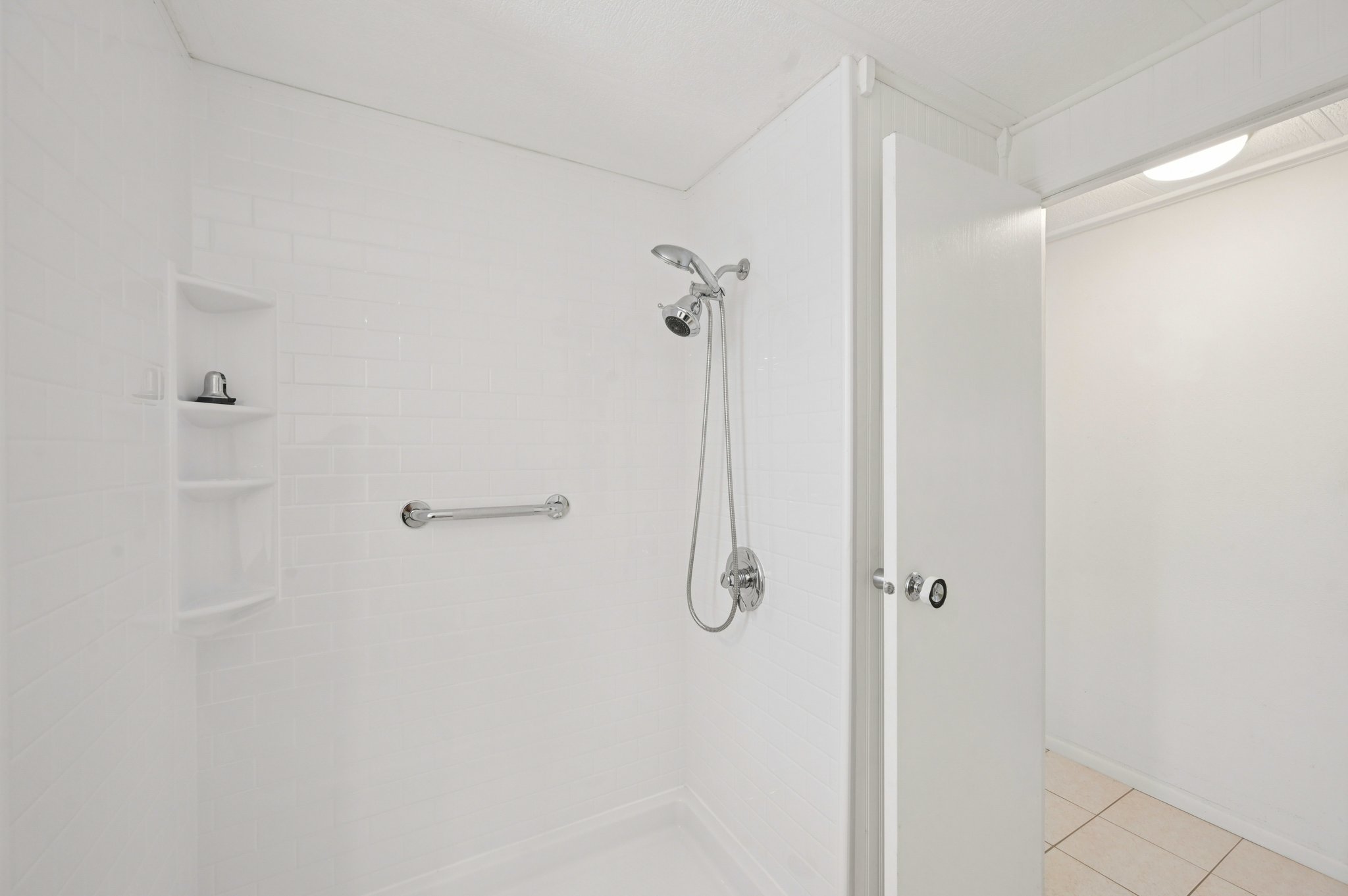 Martinique Rd-S0601-015.jpg