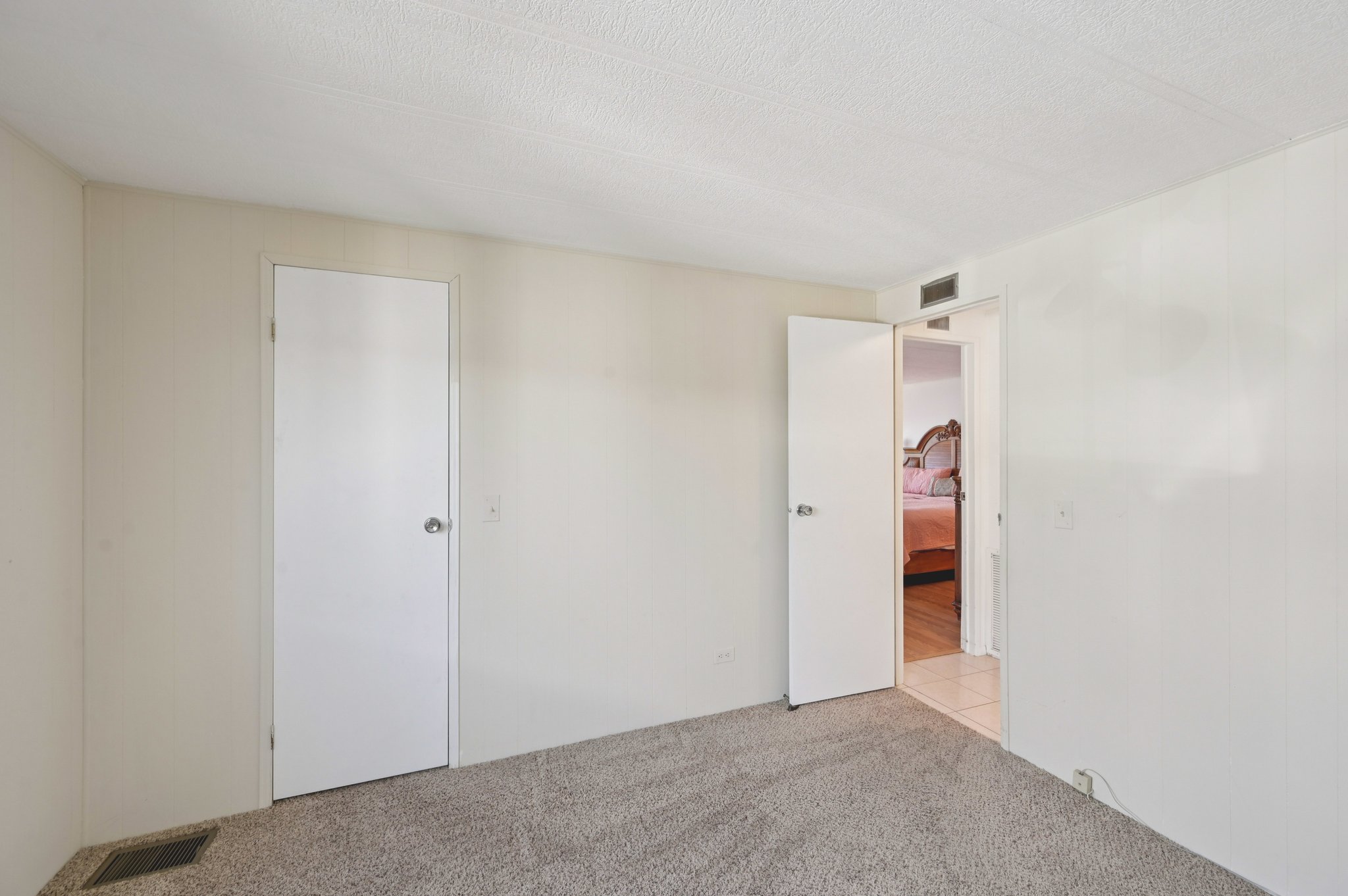 Martinique Rd-S0601-025.jpg