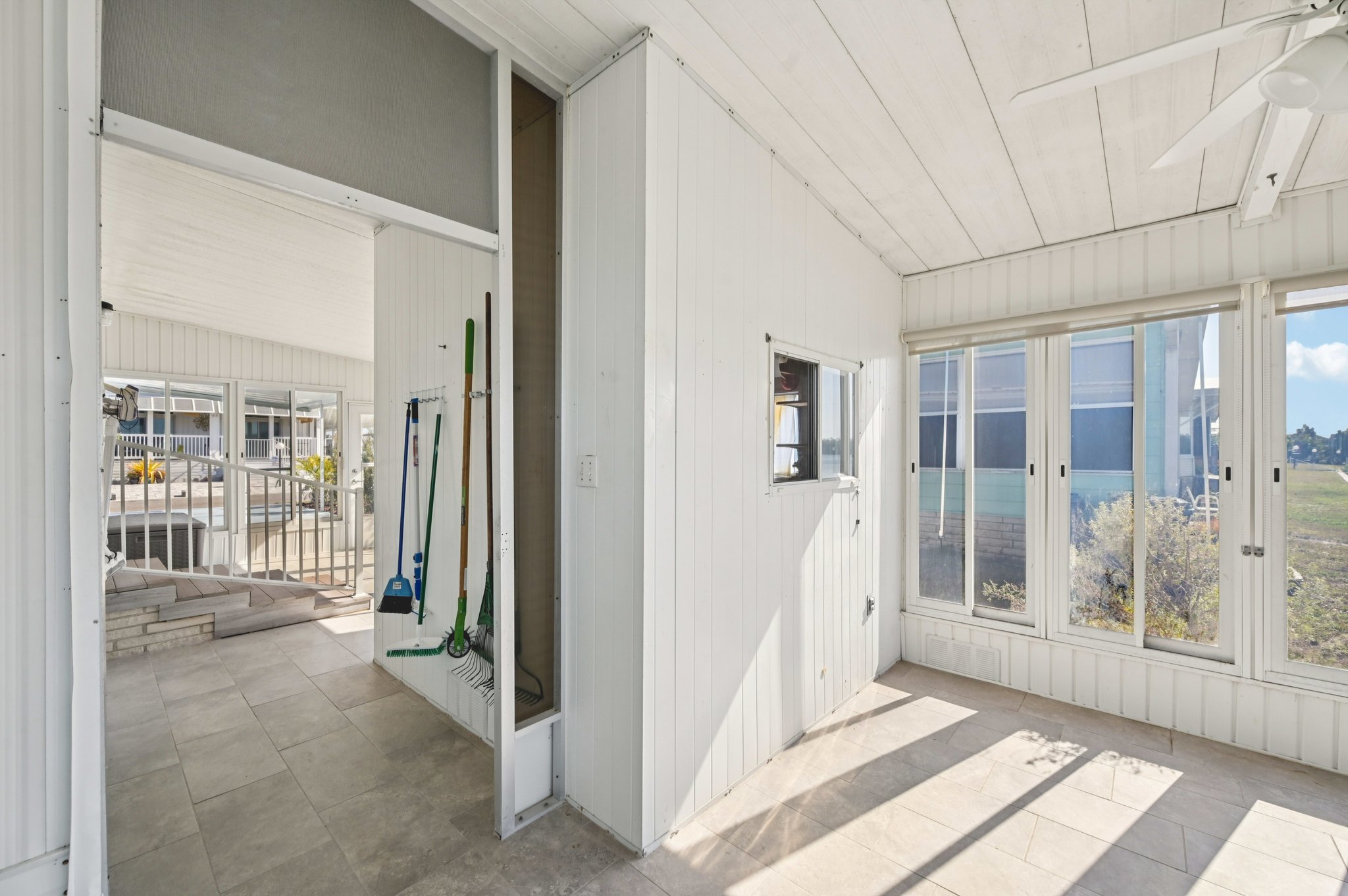 Martinique Rd-S0601-029.jpg