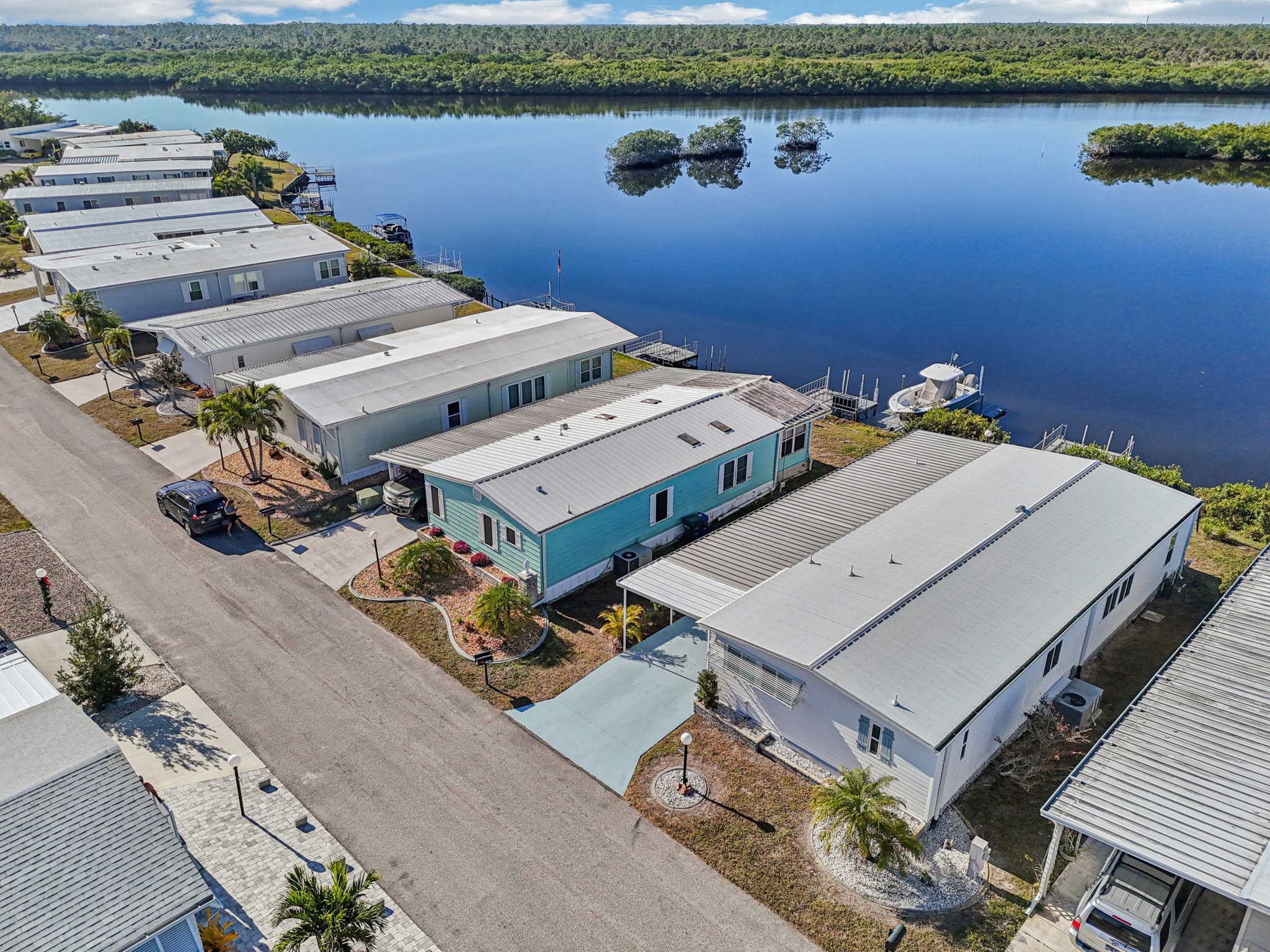 Martinique Rd-S0701-1-003.jpg