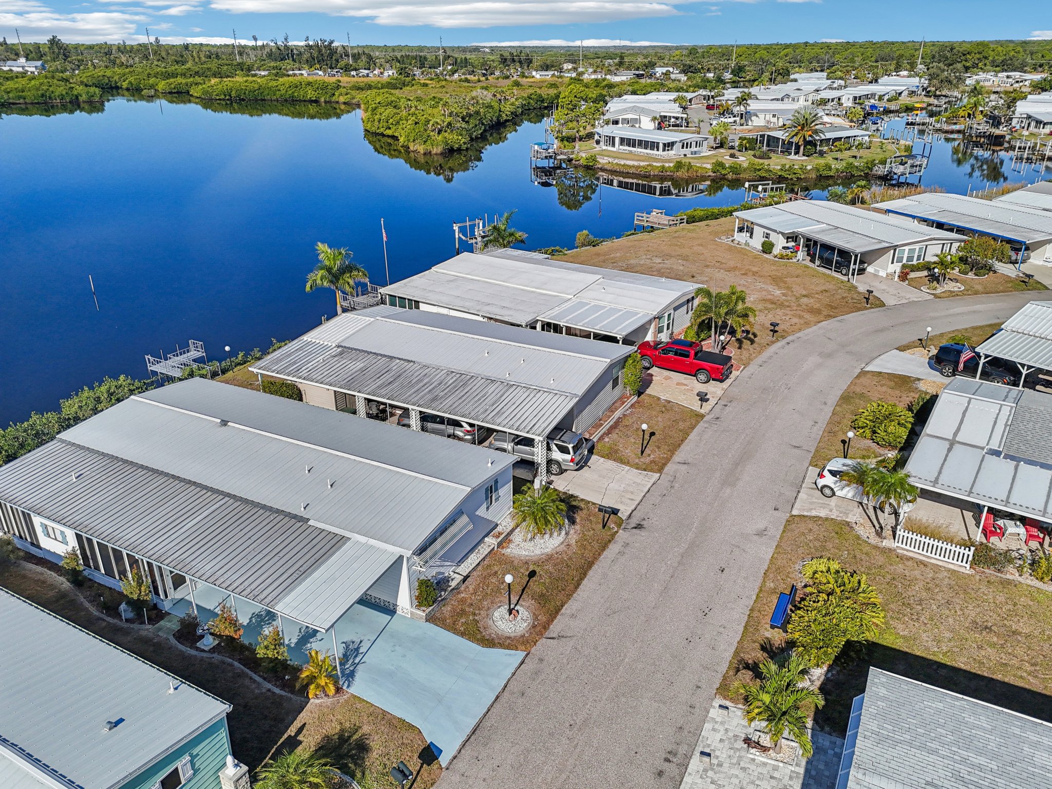 Martinique Rd-S0701-1-004.jpg