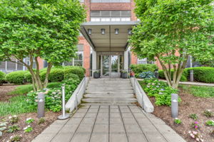 The entry to 156 Porter!