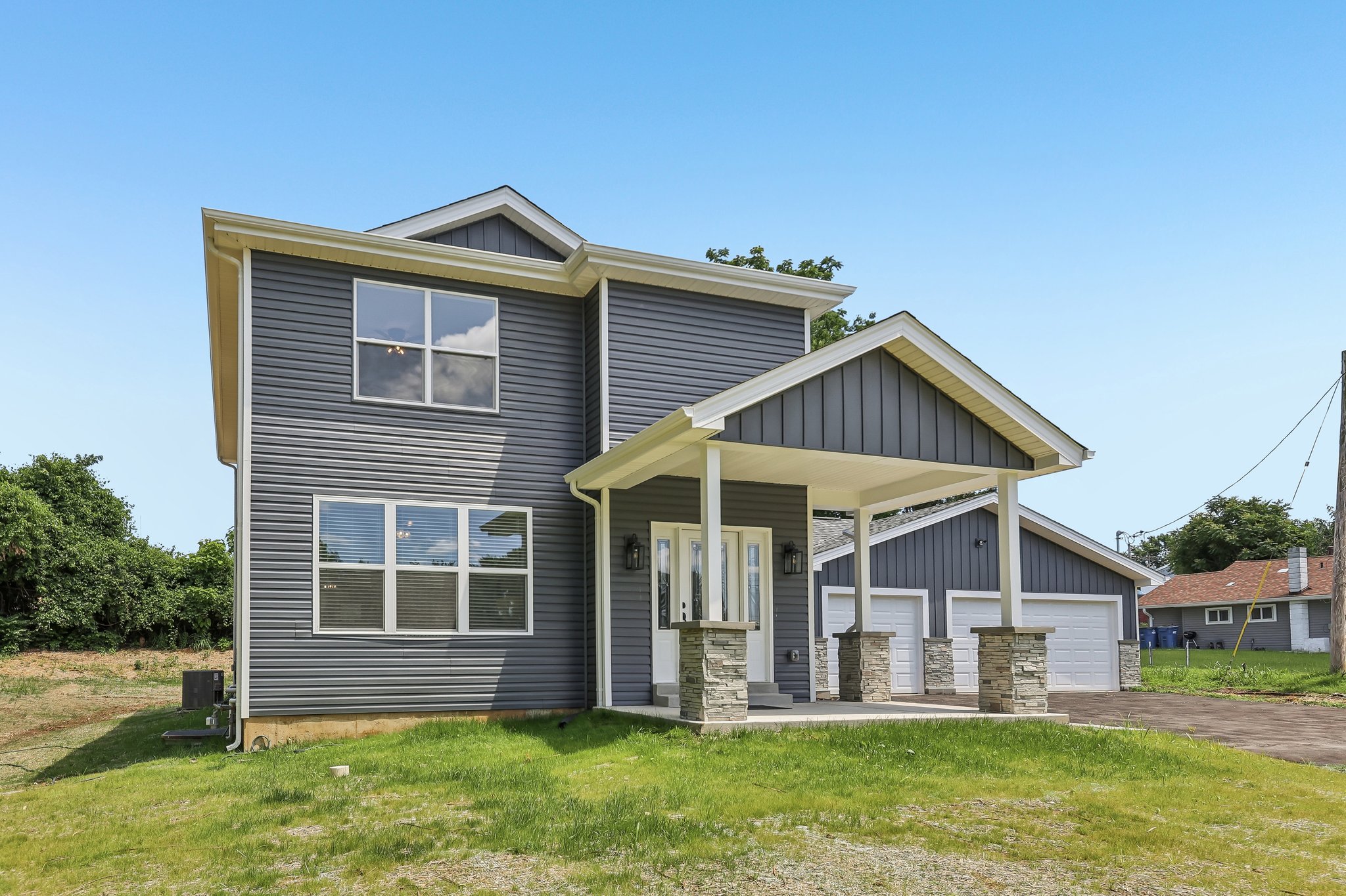 156 Reading Ave-S0206-002.jpg