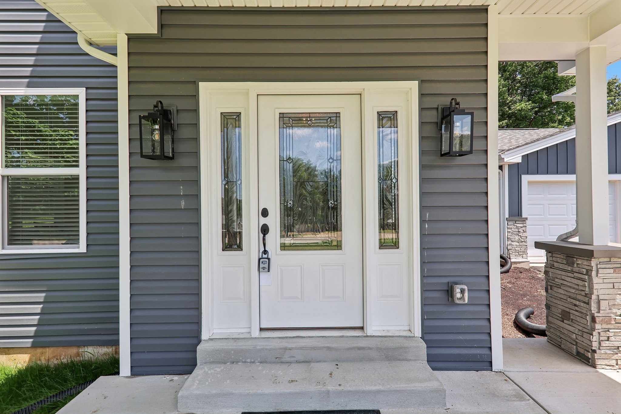 156 Reading Ave-S0206-005.jpg