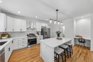 156 Reading Ave-S0206-017.jpg