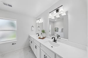 156 Reading Ave-S0206-032.jpg