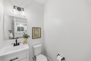156 Reading Ave-S0206-038.jpg