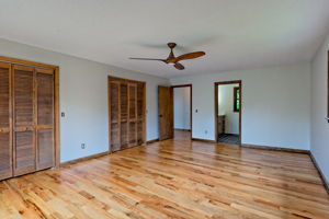  Photo 49