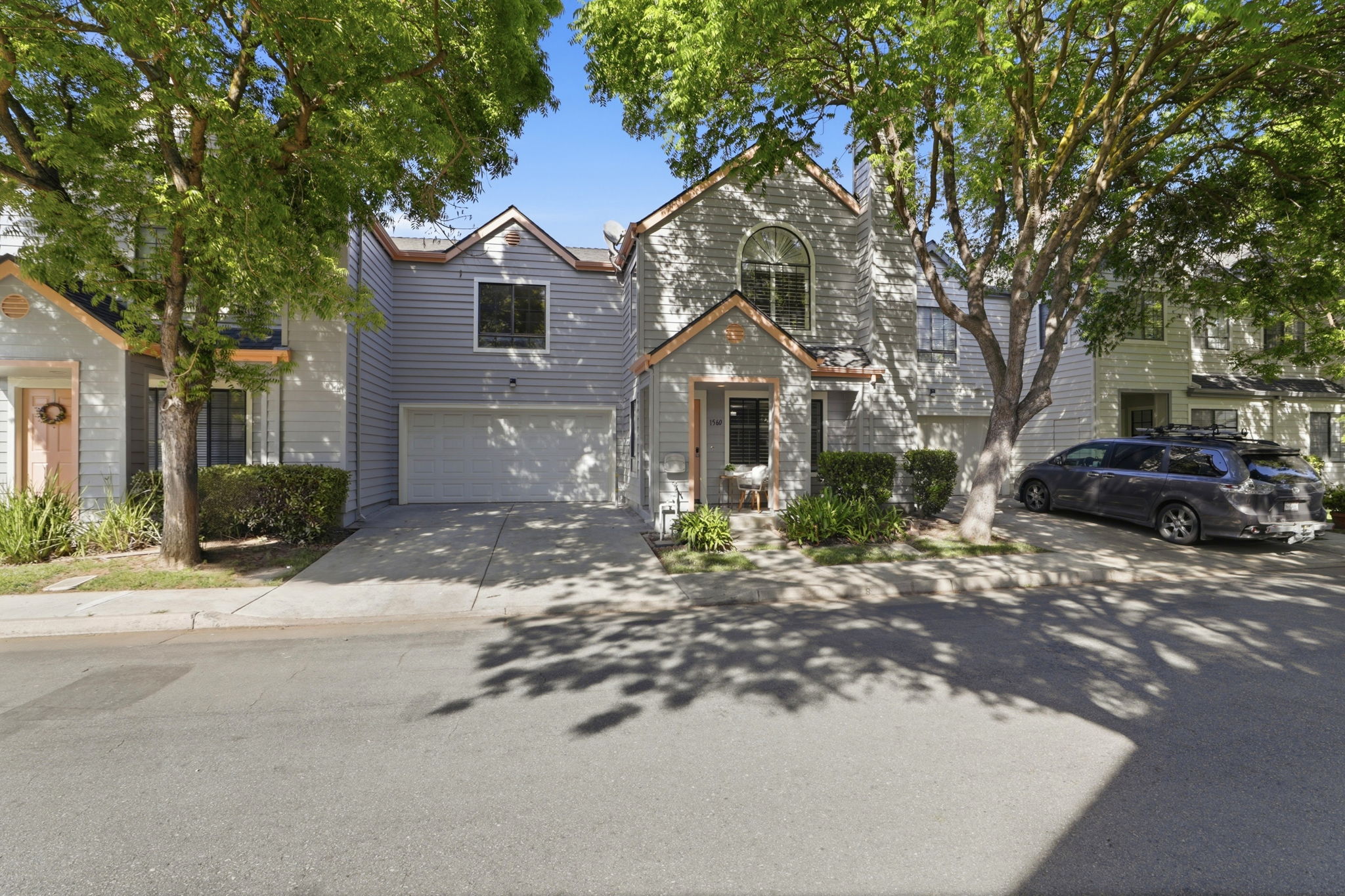 002_F8_1560 Chihong Dr