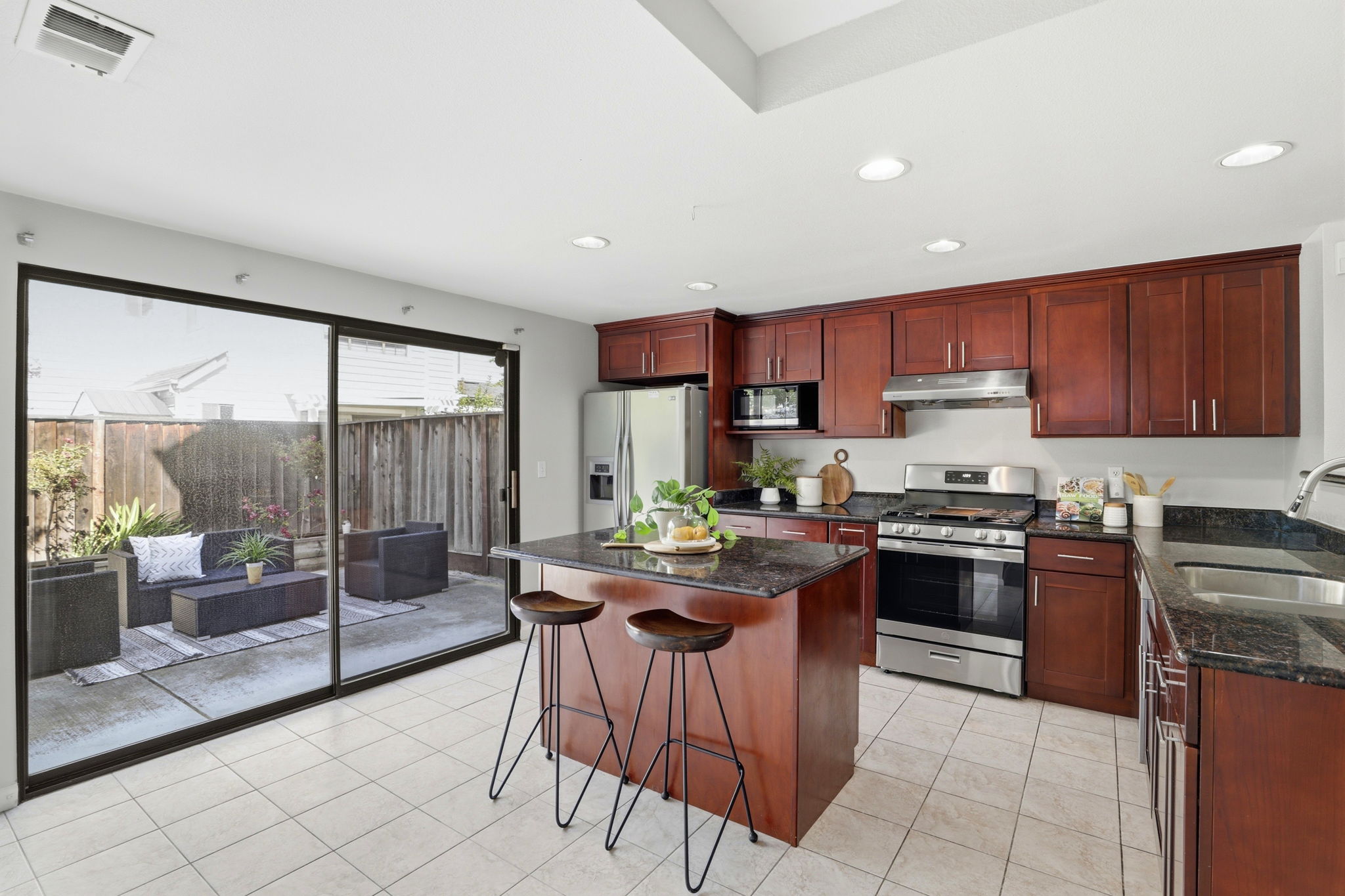 011_F8_1560 Chihong Dr