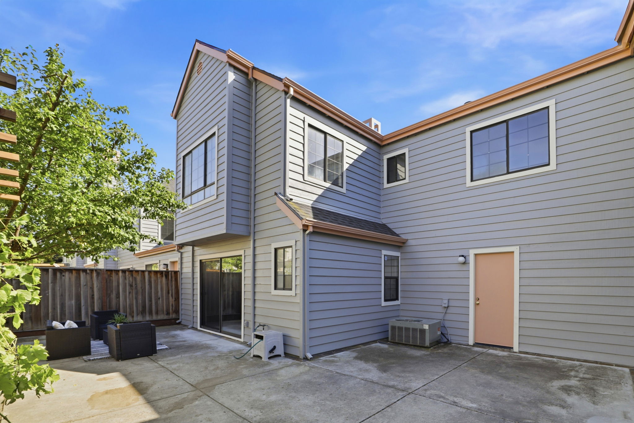039_F8_1560 Chihong Dr