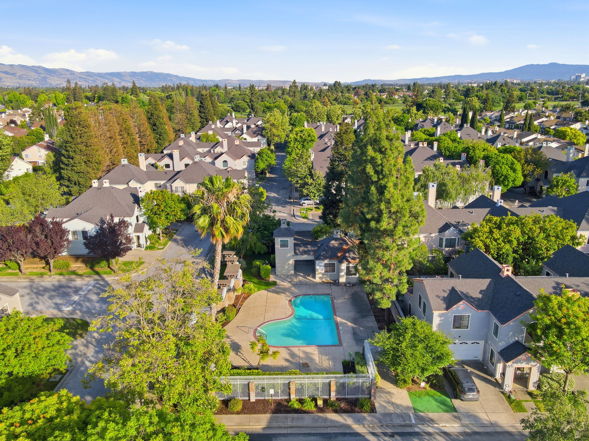 022_F8_AERIAL_1560 Chihong Dr