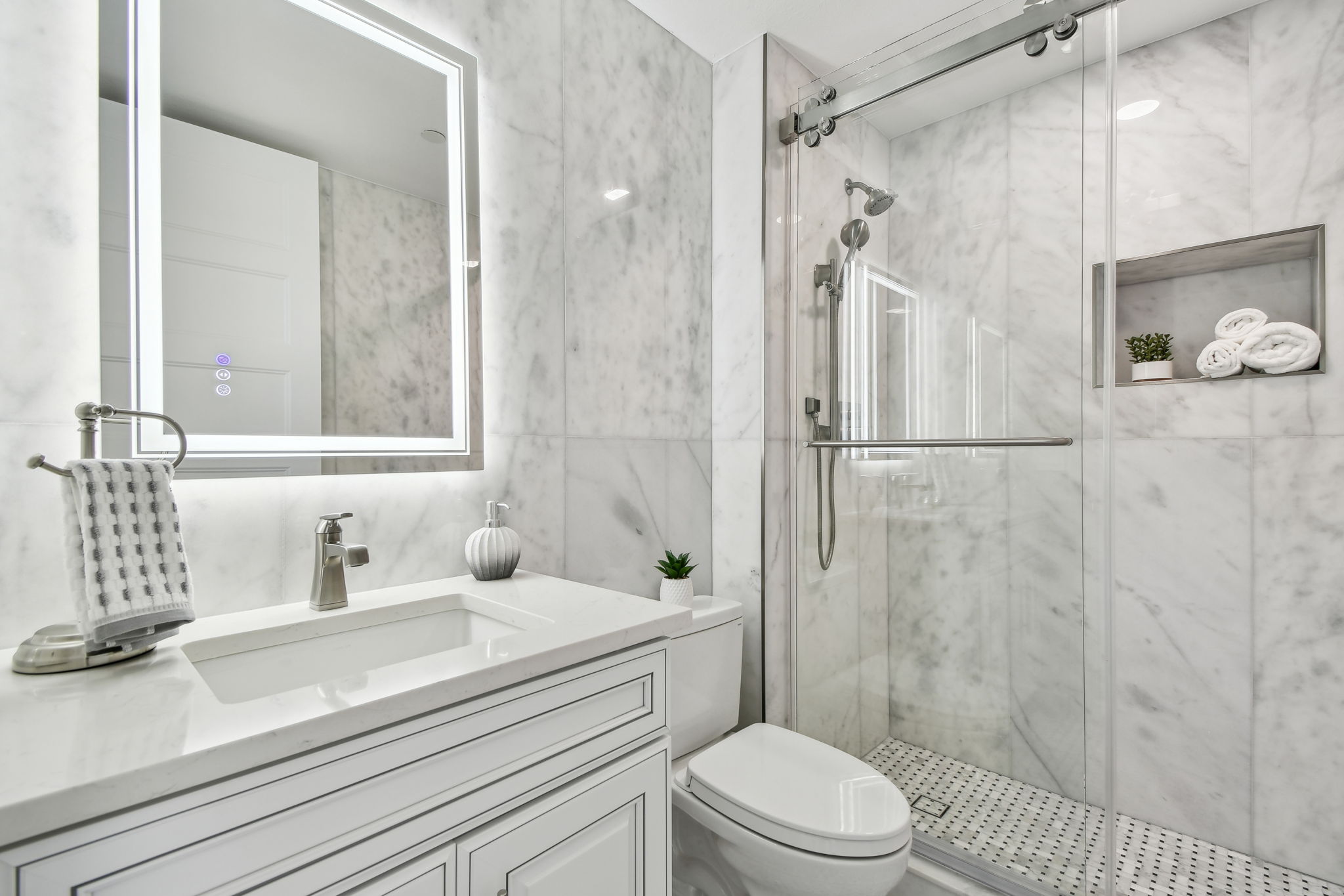 Guest Bathroom En Suite