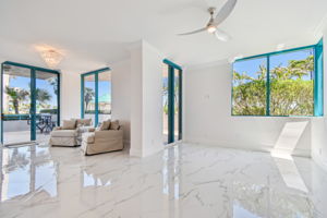 Seating Area/Family Room or Breakfast Nook