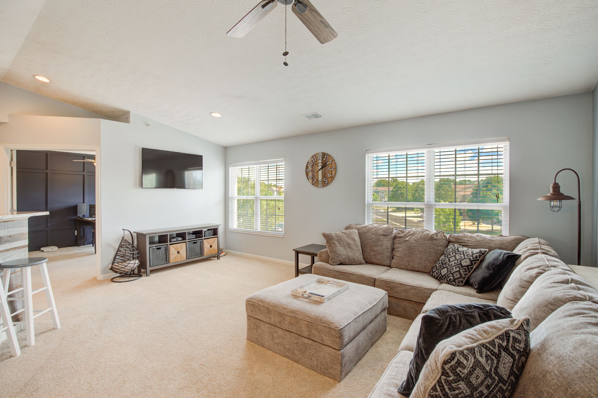 6 Living Room